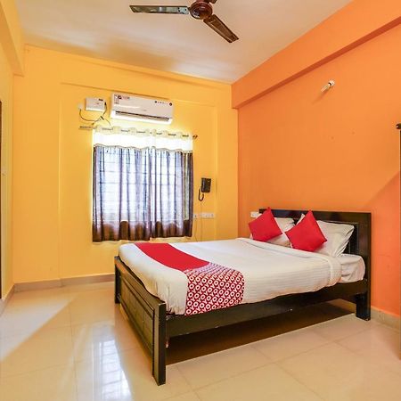 Oyo 70286 Svr Grand Hotel Hyderabad Eksteriør billede