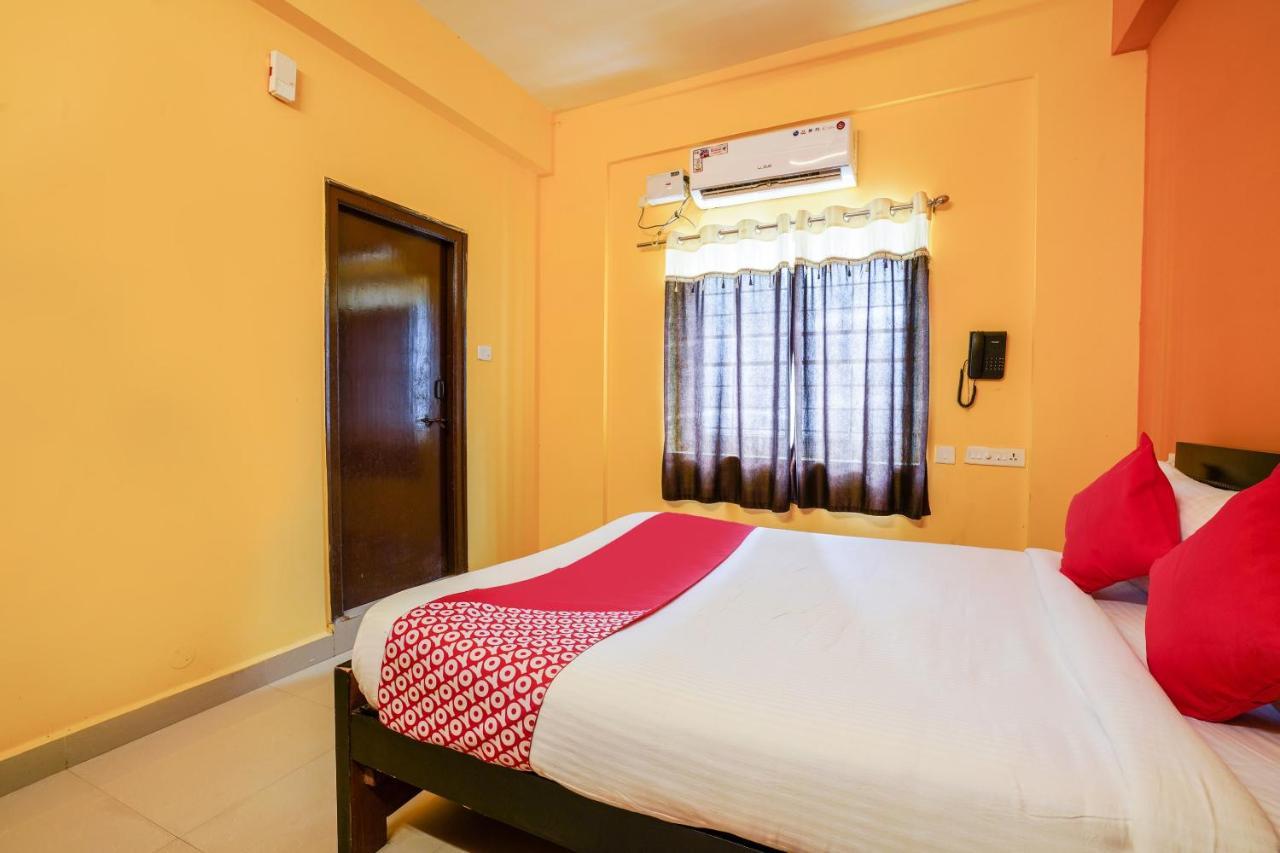 Oyo 70286 Svr Grand Hotel Hyderabad Eksteriør billede