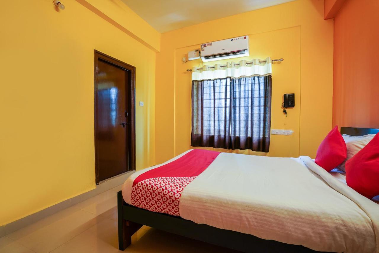 Oyo 70286 Svr Grand Hotel Hyderabad Eksteriør billede