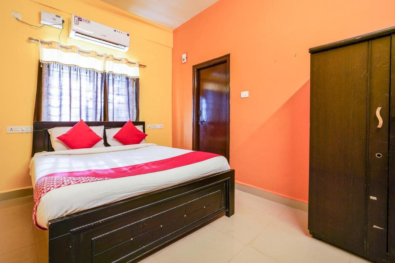 Oyo 70286 Svr Grand Hotel Hyderabad Eksteriør billede