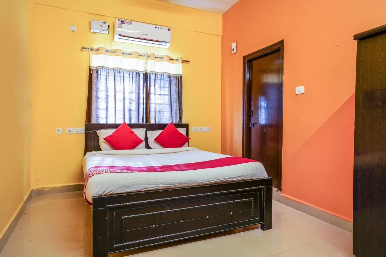 Oyo 70286 Svr Grand Hotel Hyderabad Eksteriør billede