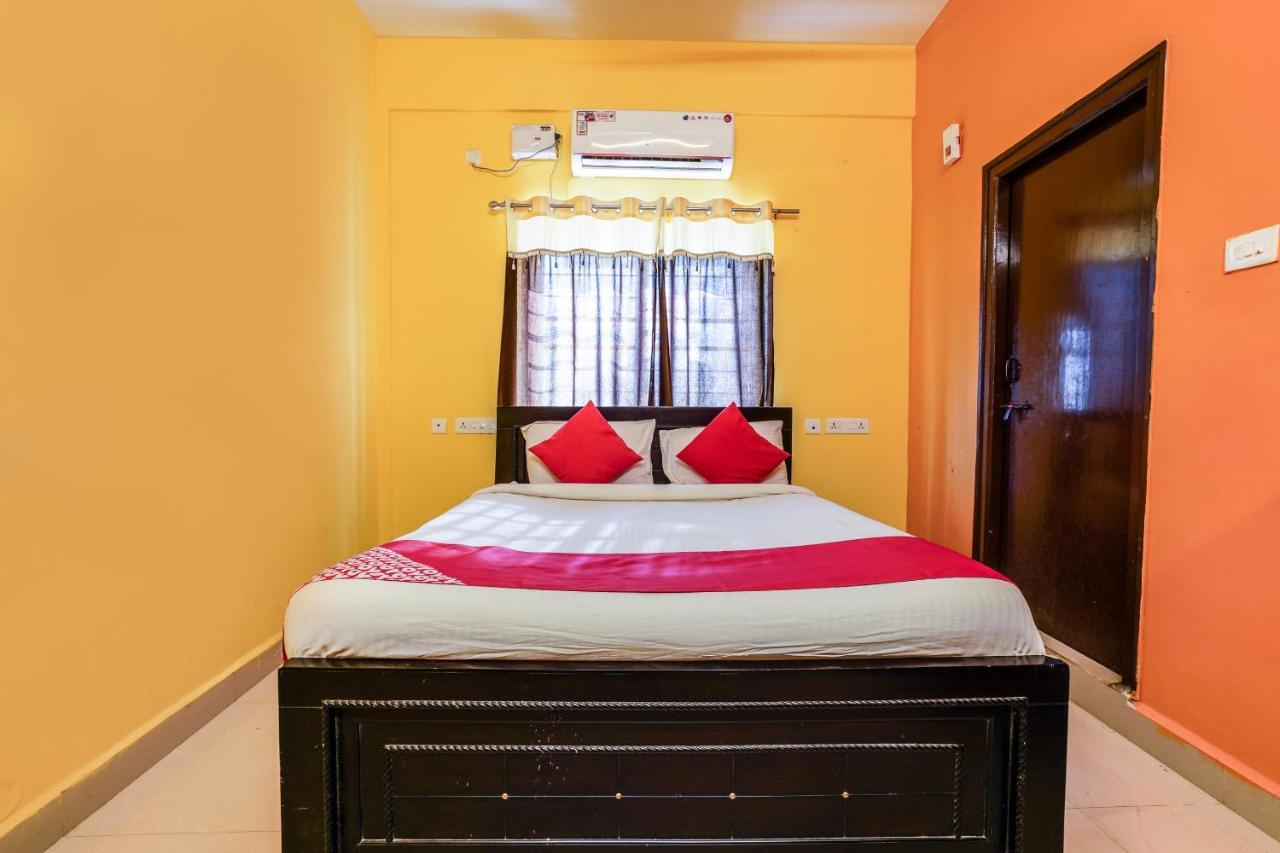 Oyo 70286 Svr Grand Hotel Hyderabad Eksteriør billede