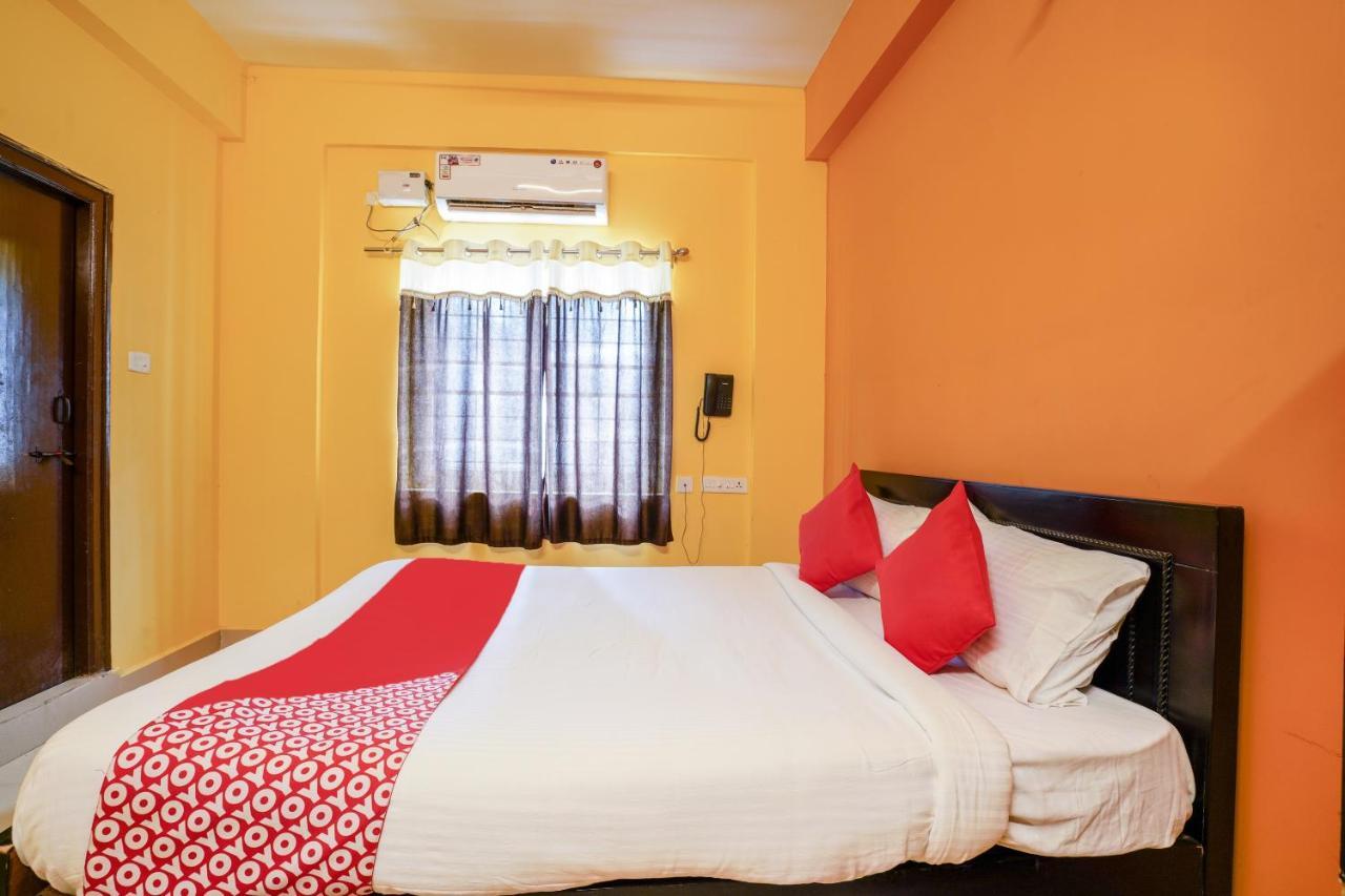 Oyo 70286 Svr Grand Hotel Hyderabad Eksteriør billede