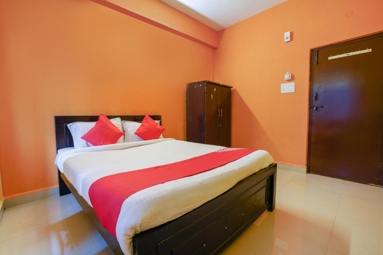 Oyo 70286 Svr Grand Hotel Hyderabad Eksteriør billede