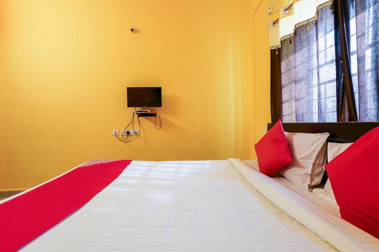 Oyo 70286 Svr Grand Hotel Hyderabad Eksteriør billede