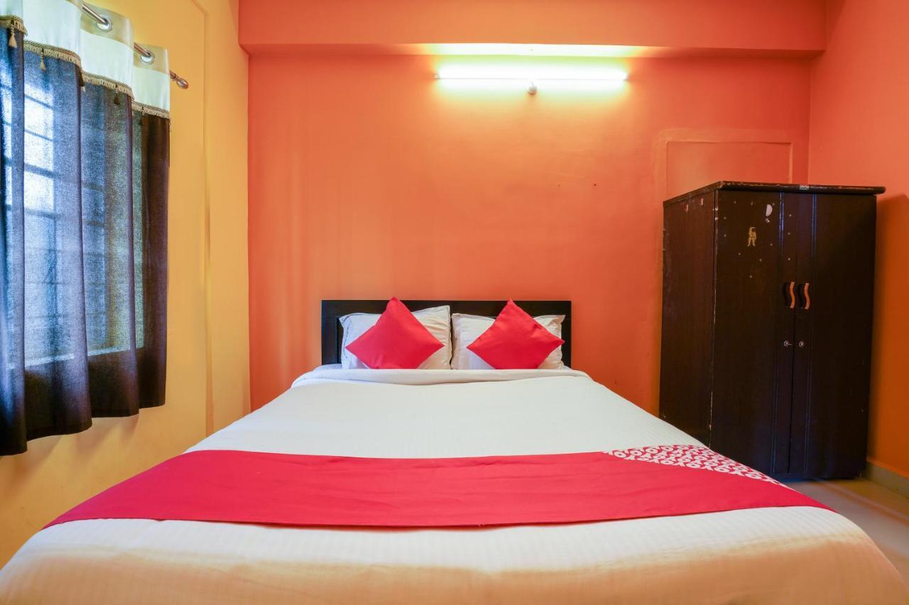 Oyo 70286 Svr Grand Hotel Hyderabad Eksteriør billede