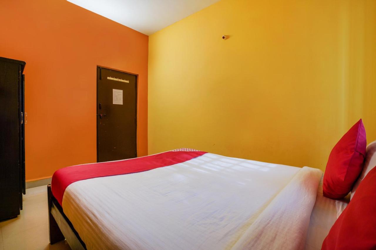 Oyo 70286 Svr Grand Hotel Hyderabad Eksteriør billede