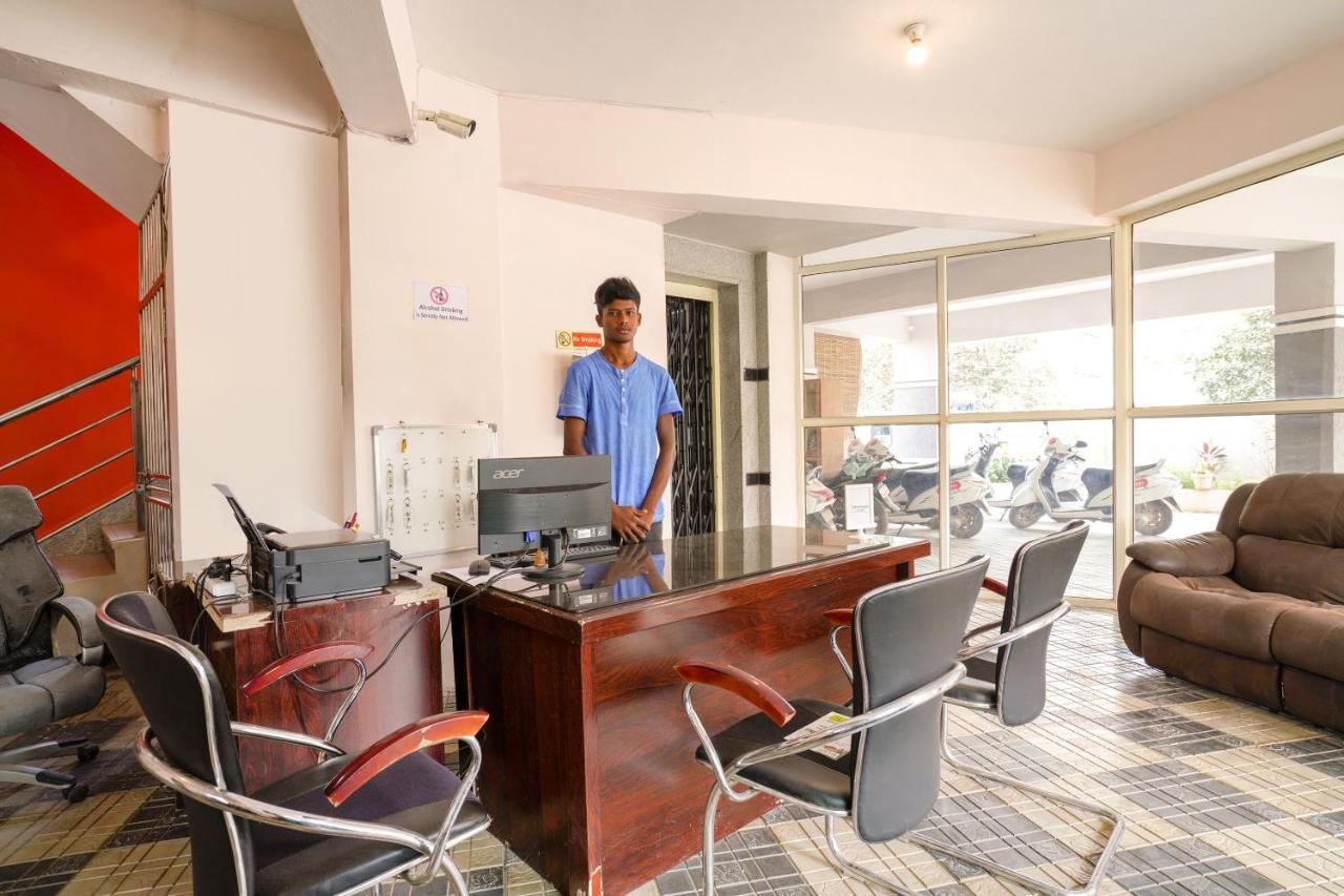 Oyo 70286 Svr Grand Hotel Hyderabad Eksteriør billede