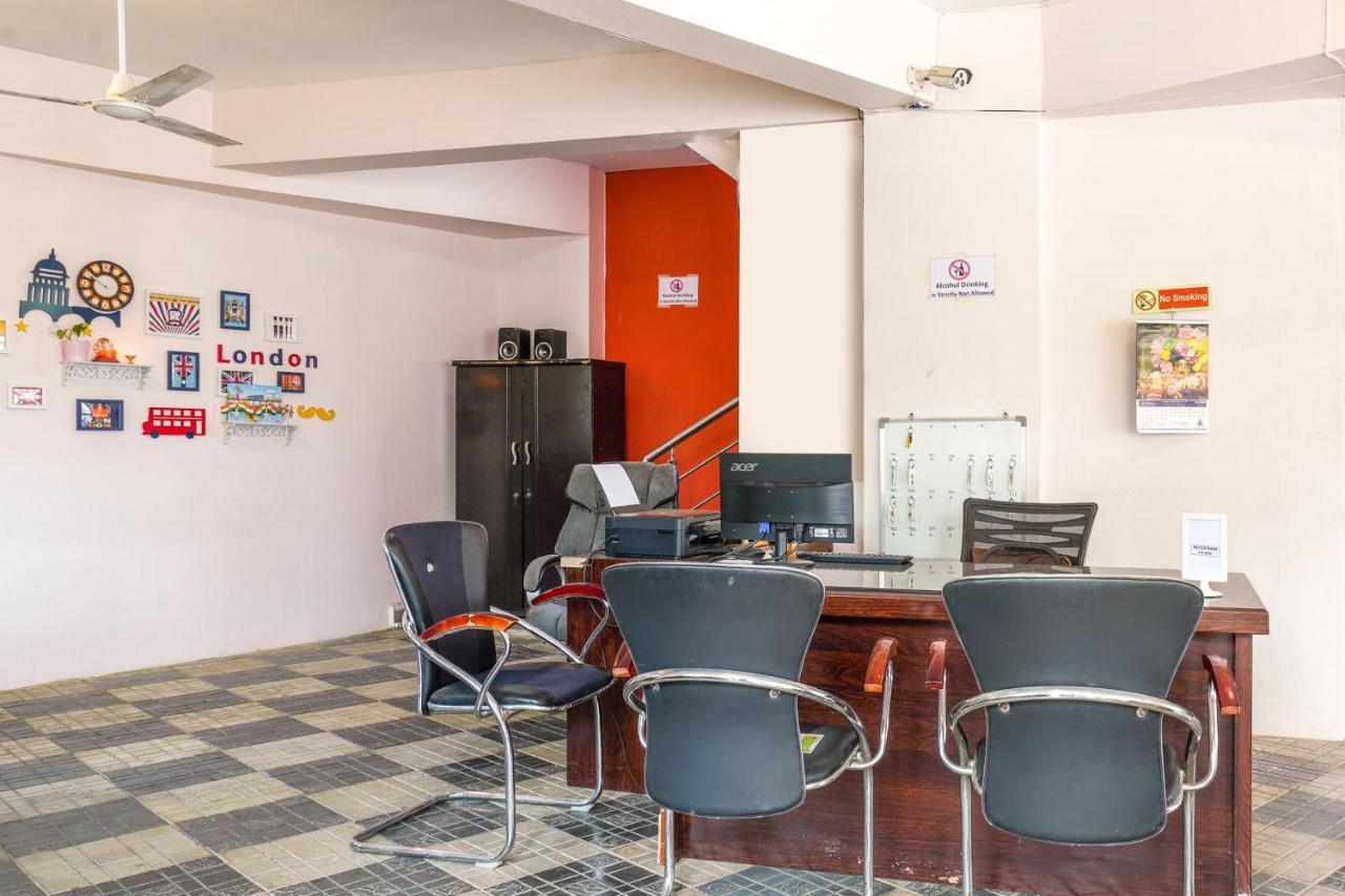 Oyo 70286 Svr Grand Hotel Hyderabad Eksteriør billede