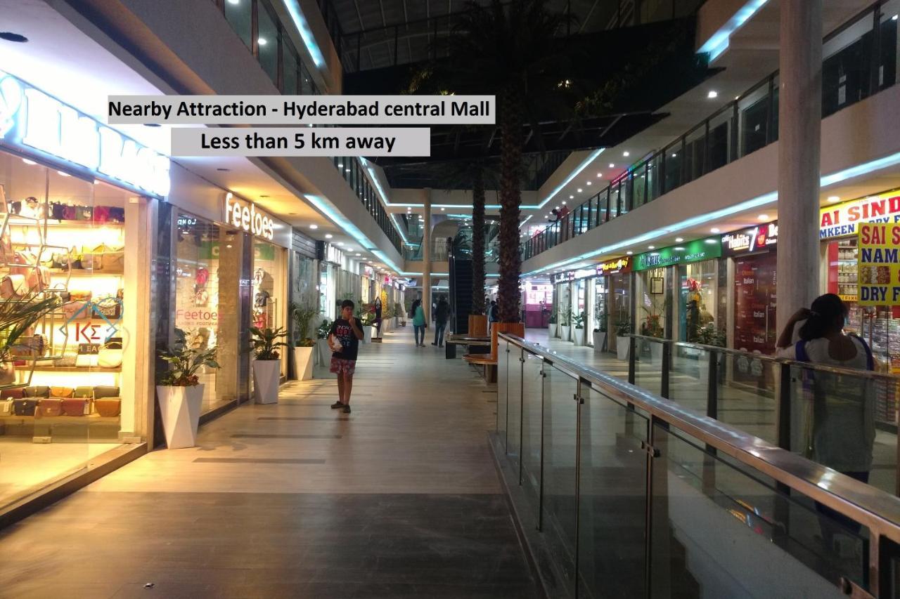 Oyo 70286 Svr Grand Hotel Hyderabad Eksteriør billede