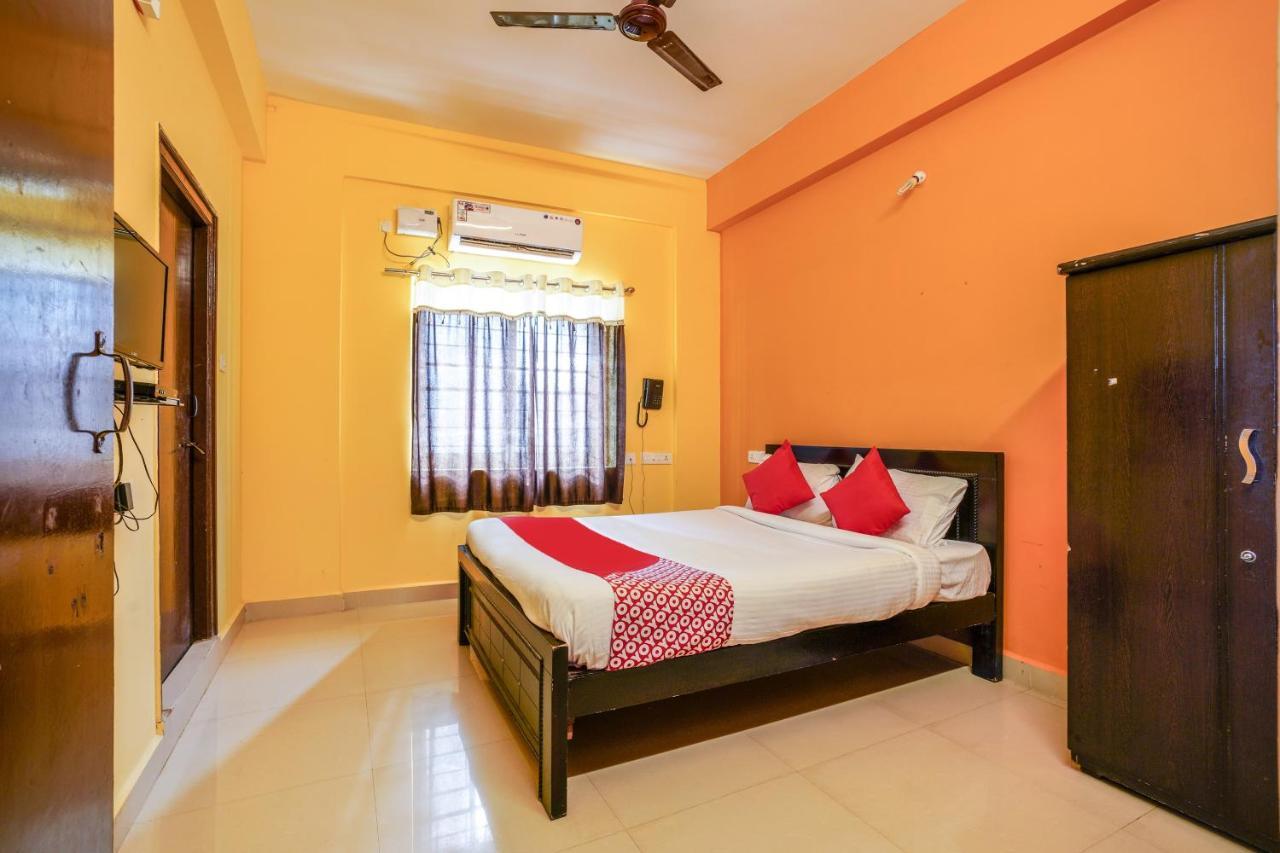 Oyo 70286 Svr Grand Hotel Hyderabad Eksteriør billede